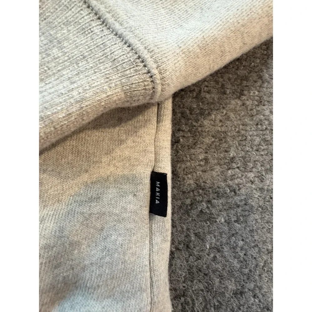 Makia Sweater Mens Medium Embroidered Fly Fishing Crewneck‎ Pullover Helsinki